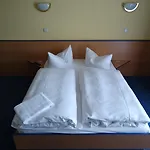 Ξενοδοχείο Sleep & Go 2*